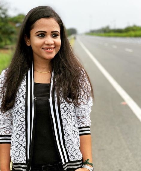 Manimegalai Indian television anchor Wiki ,Bio, Profile, Unknown Facts and Family Details revealed