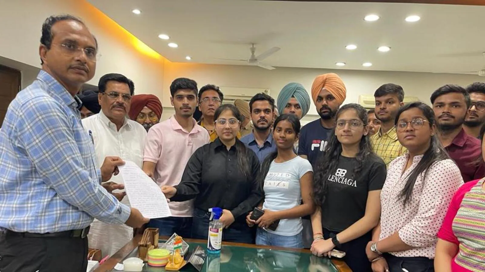 Ludhiana | Let us continue studies here, Ukraine-returnee med students urge Mann