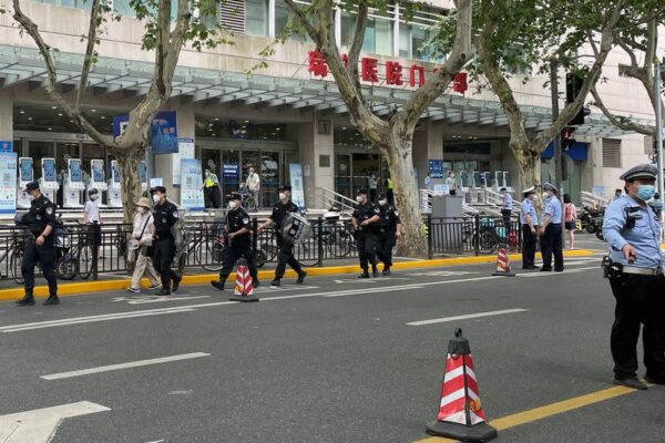 4 Stabbed At Shanghai Hospital After Crowd Held Hostage, Police Open Fire