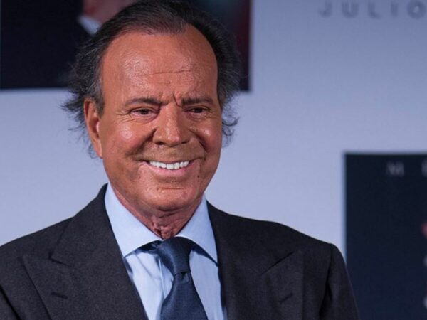 Julio Iglesias Net Worth