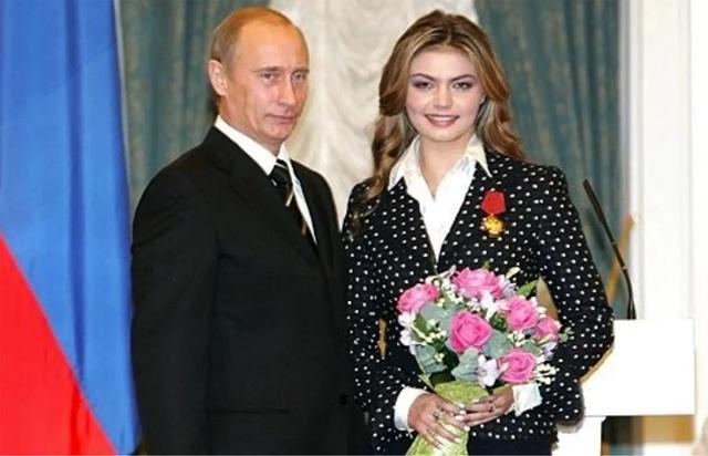 Vladimir Putin, girlfriend reportedly live in a secret, 'golden palace' hidden from the world