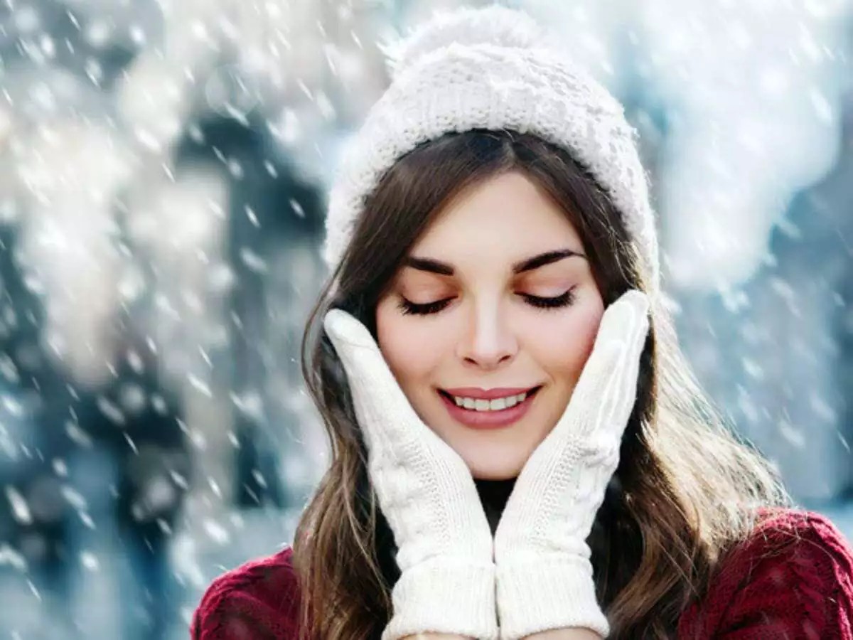 wellhealthorganic.com:winter-skin-care-tips-home-remedies-to-keep-your-skin-moisturised